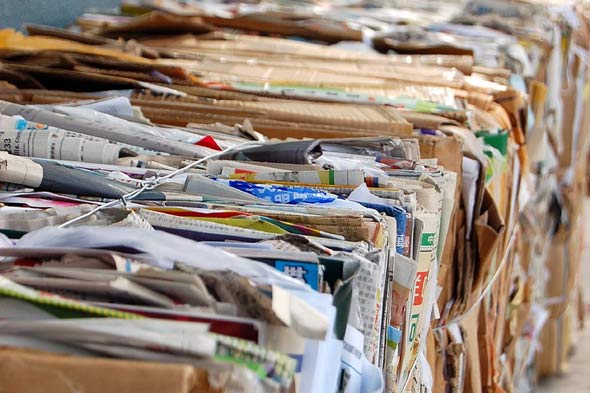 Papel y cartón recuperado clasificado para reciclaje